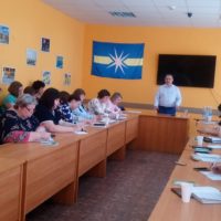 По просьбе районных депутатов Линевской группы в администрации рабочего поселка состоялся семинар