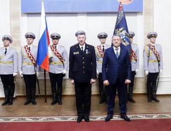 За мужество и героизм