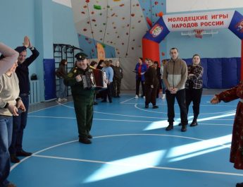 Девичьим забавам обучают в Искитимском районе