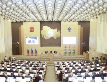 В областной закон о наградах внесли волонтеров
